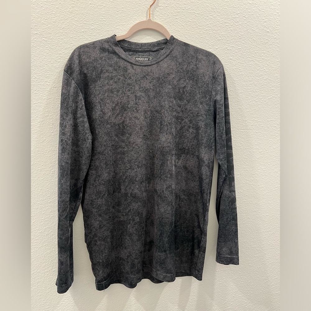 Men’s Magellan Outdoors long sleeve dry fit shirt